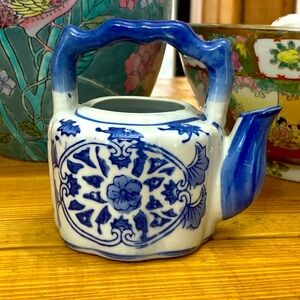 Cobalt Blue & White Chinoiserie Porcelain Small Teapot